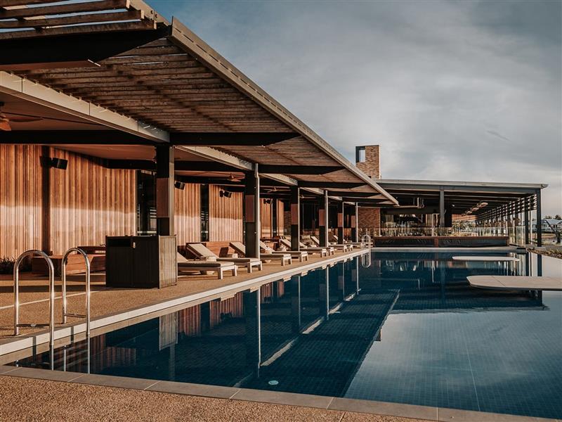 Chic, Vibrant & Playful Poolside Bar