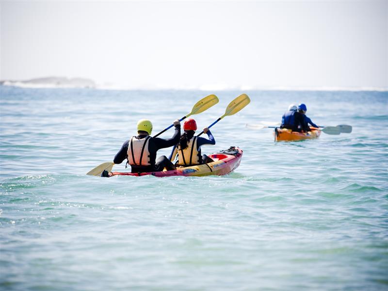 Kayakers, Marengo Reefs Marine Sanctuary, Great Ocean Road, Victoria, Australia 