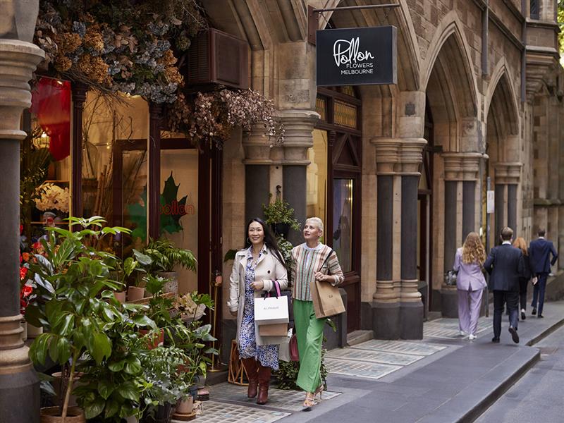 Shopping in Flinders Lane, Melbourne, Victoria. Credit: Shannyn Higgins